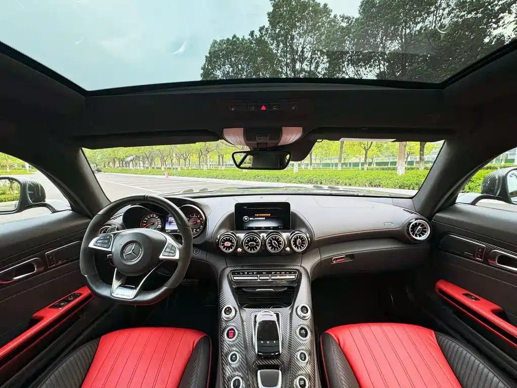 MERCEDES-BENZ AMG GT