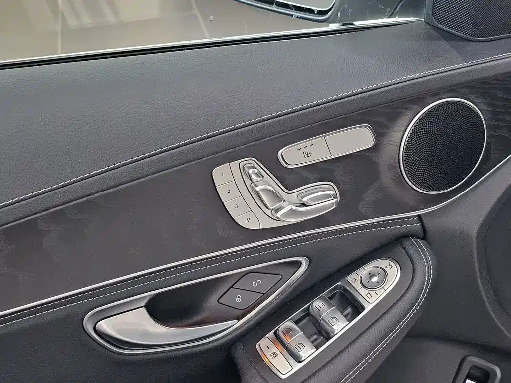 Mercedes-Benz C-Class — миниатюра 9