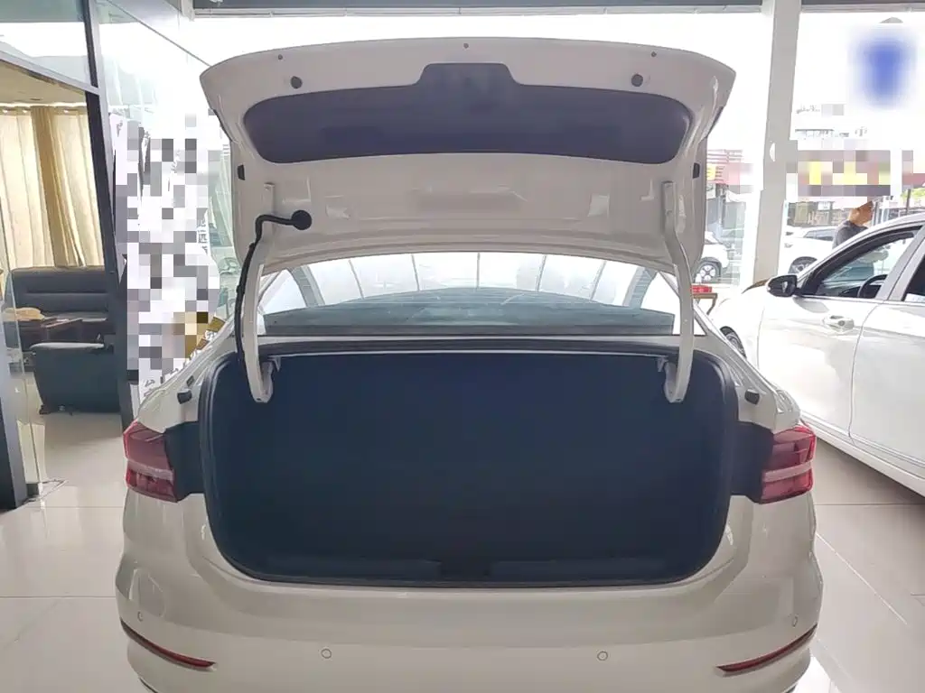 Volkswagen Lavida — миниатюра 19