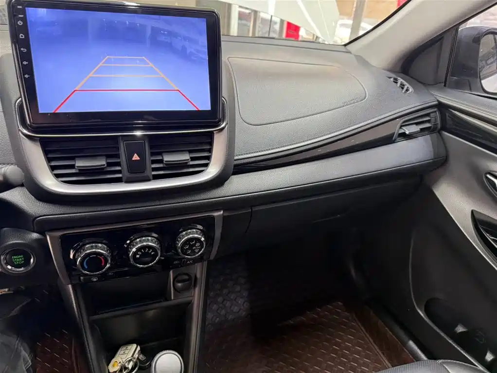 TOYOTA YARIS L ZHIXUAN