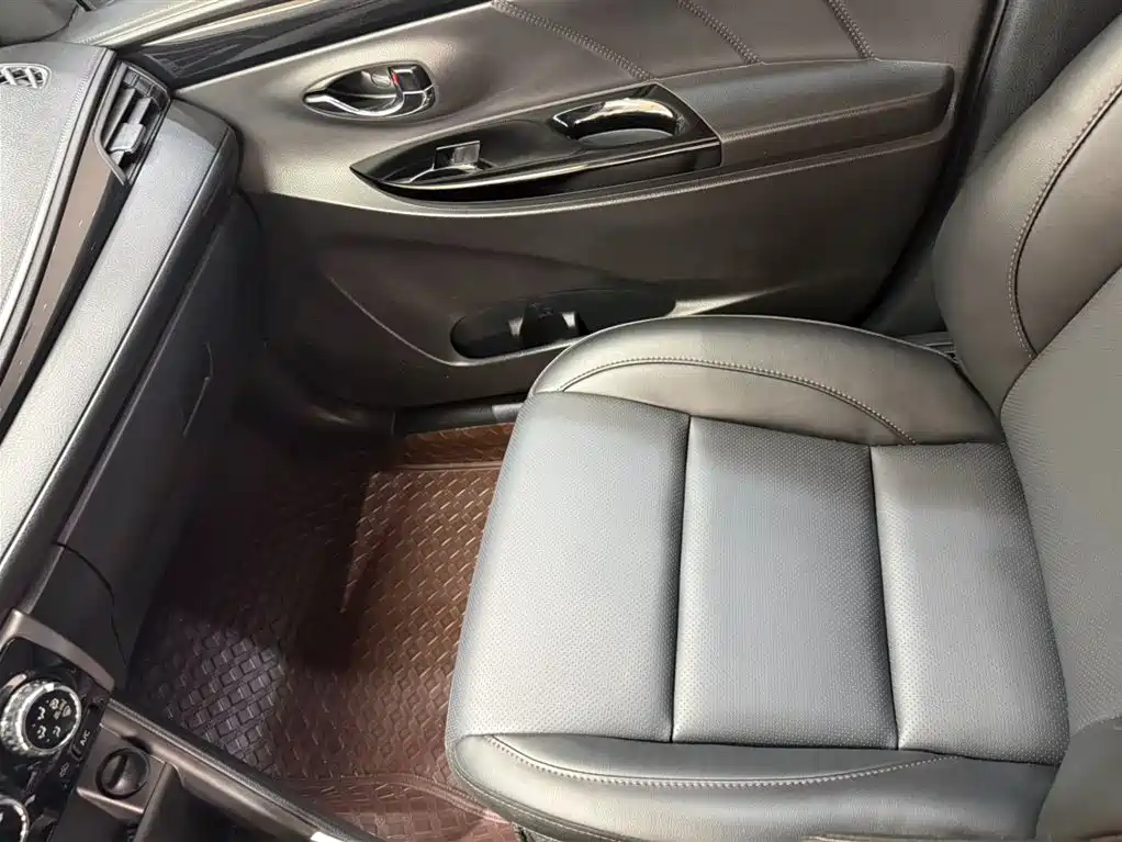 TOYOTA YARIS L ZHIXUAN