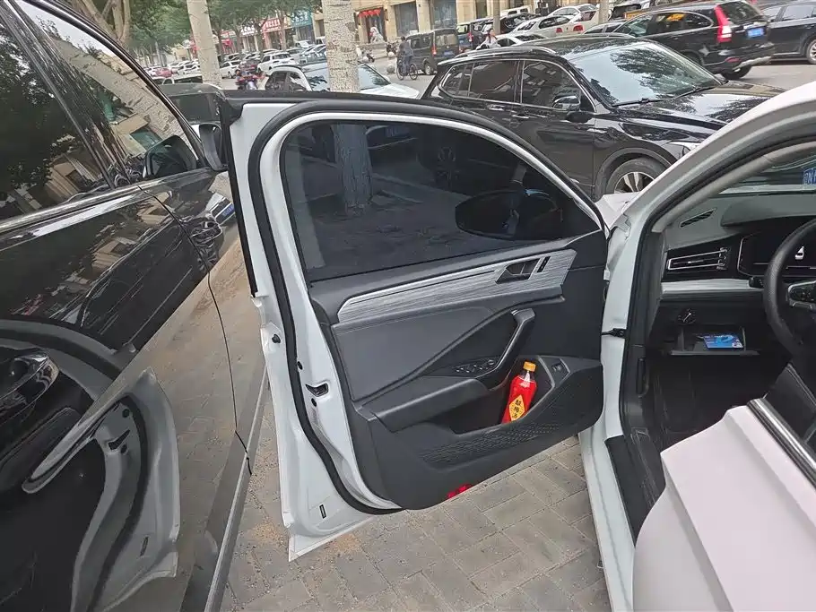 Volkswagen Sagitar 2023 280TSI DSG