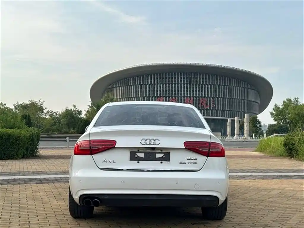 Audi A4L 2015 35 TFSI AT Comfort