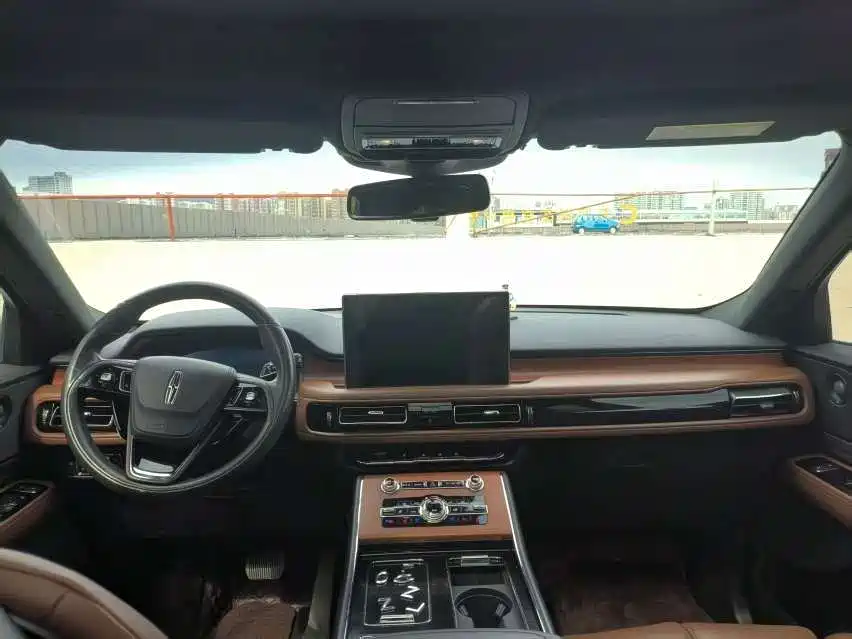 Lincoln Aviator — миниатюра 8