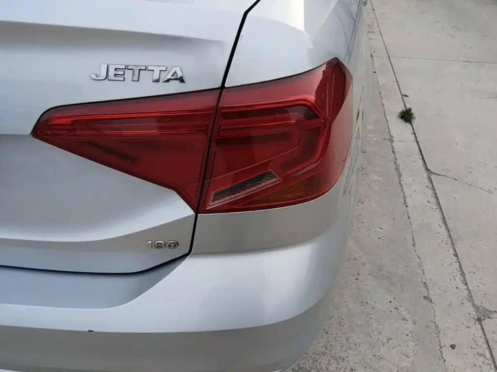 Volkswagen Jetta 2017 1.5L MT Fashion
