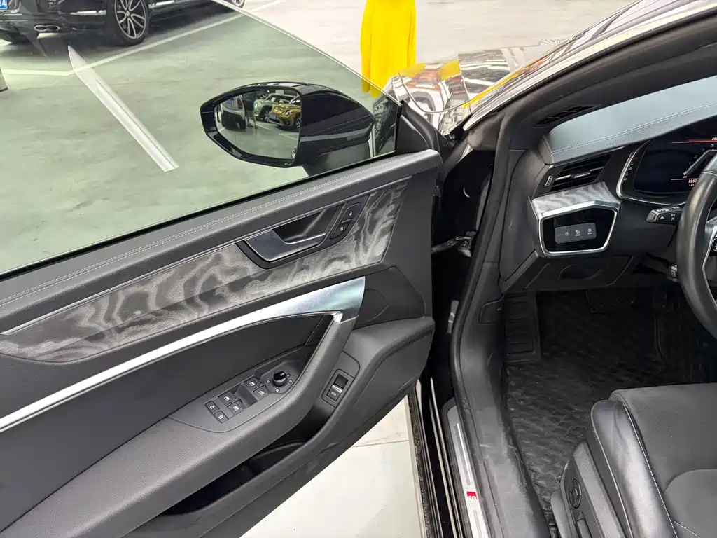 Audi A7L — миниатюра 9