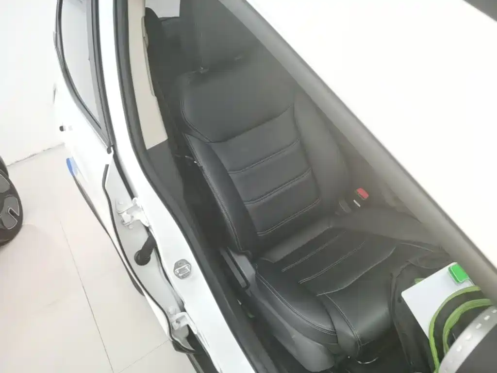 BYD Yuan EV — миниатюра 25