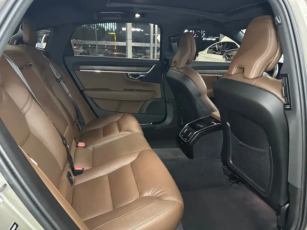 Volvo S90 — миниатюра 11