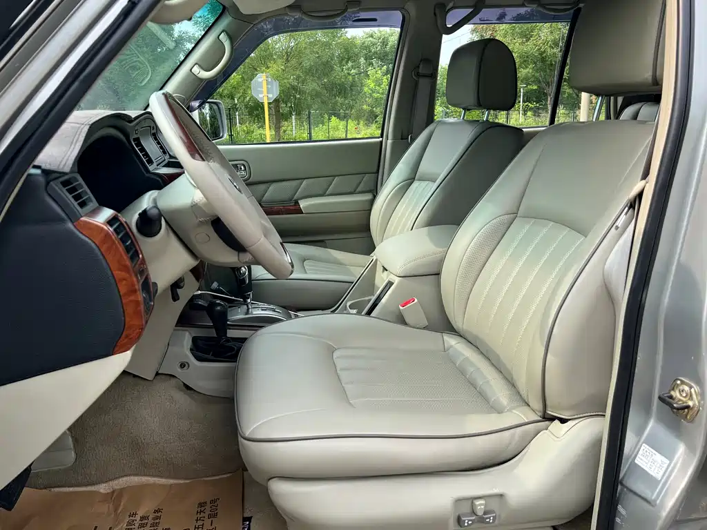 Nissan Patrol — миниатюра 6