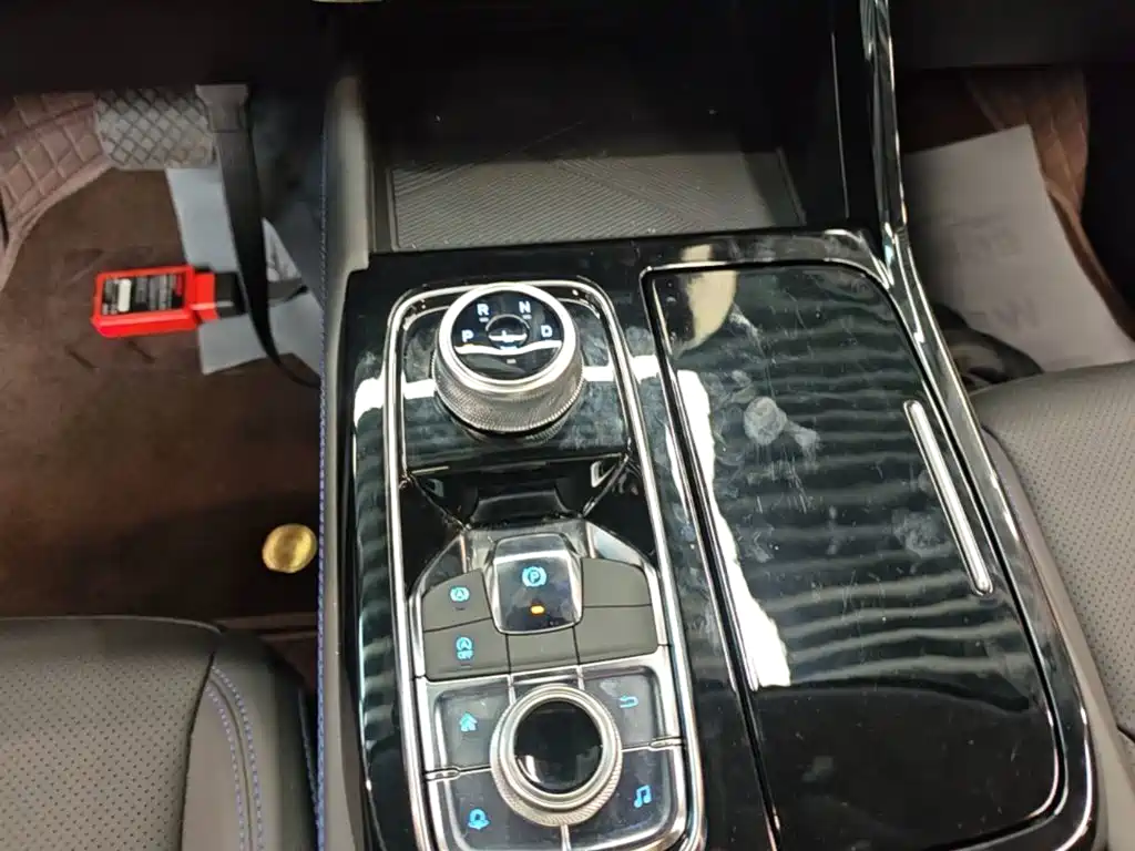Ford Equator Sport — миниатюра 14