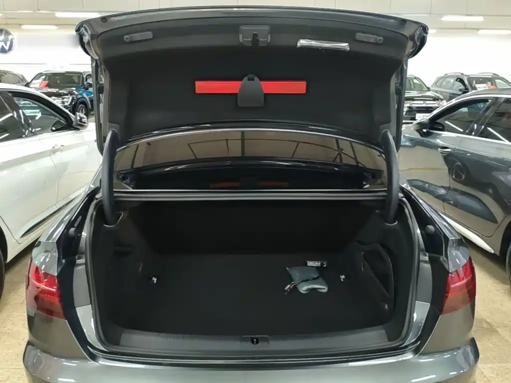 Audi A4L — миниатюра 19
