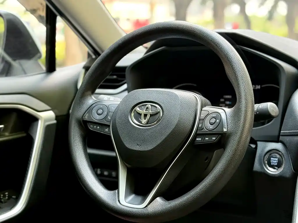 Toyota RAV4 — миниатюра 18