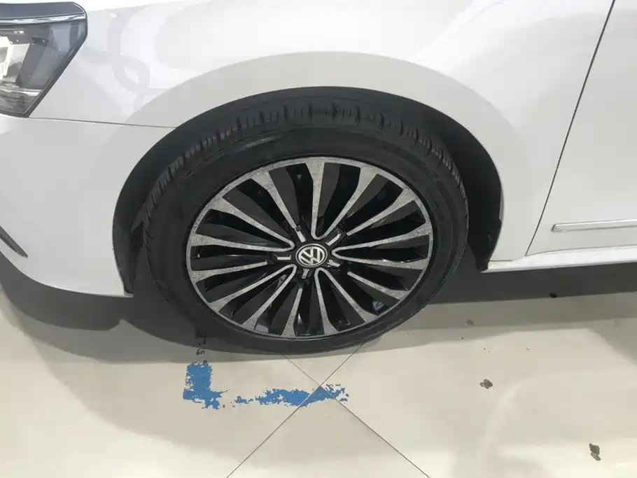 Volkswagen Passat — миниатюра 6