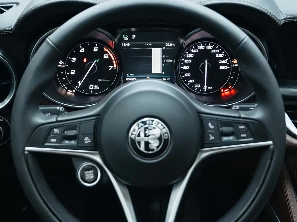 Alfa Romeo Stelvio — миниатюра 13