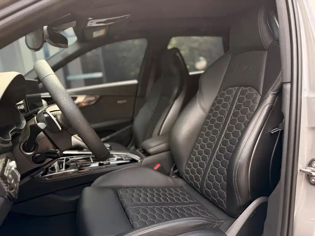Audi RS 4 — миниатюра 18