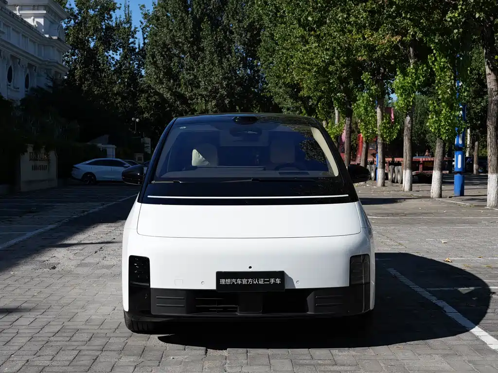 Li Auto Li MEGA — миниатюра 2