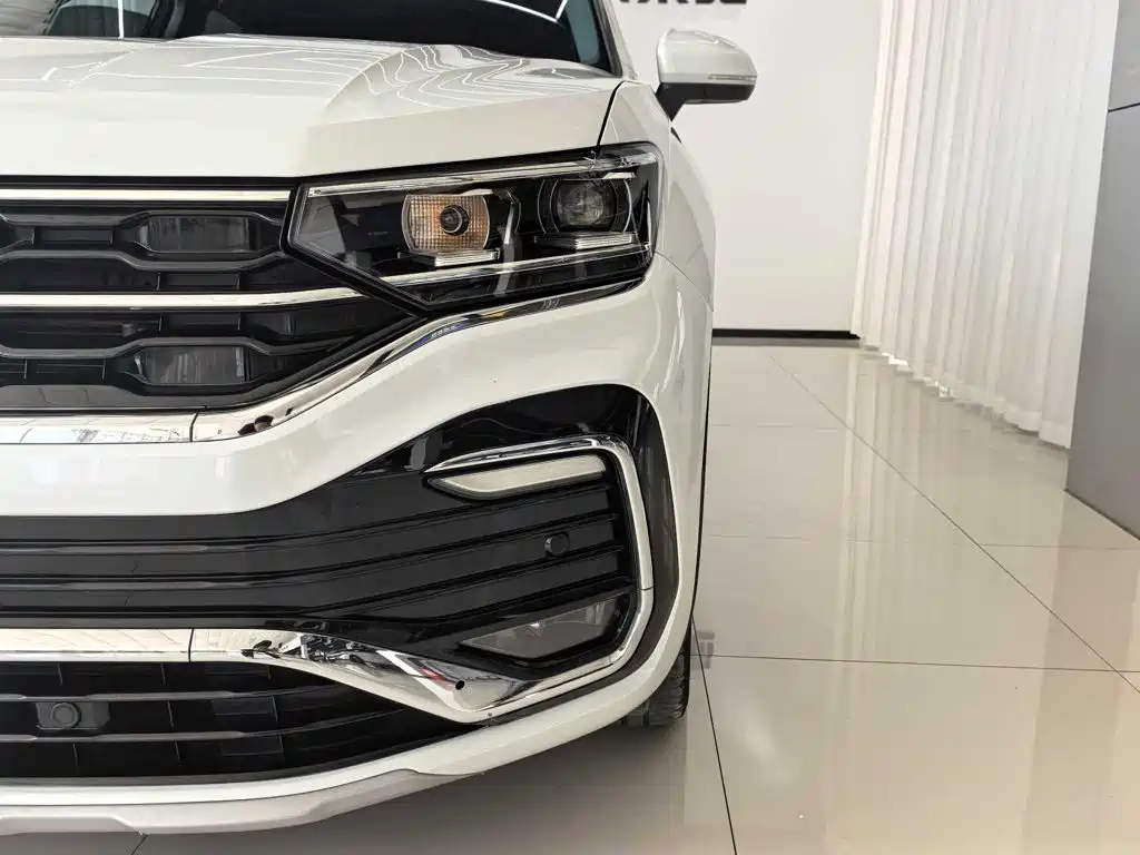 Volkswagen X — миниатюра 4