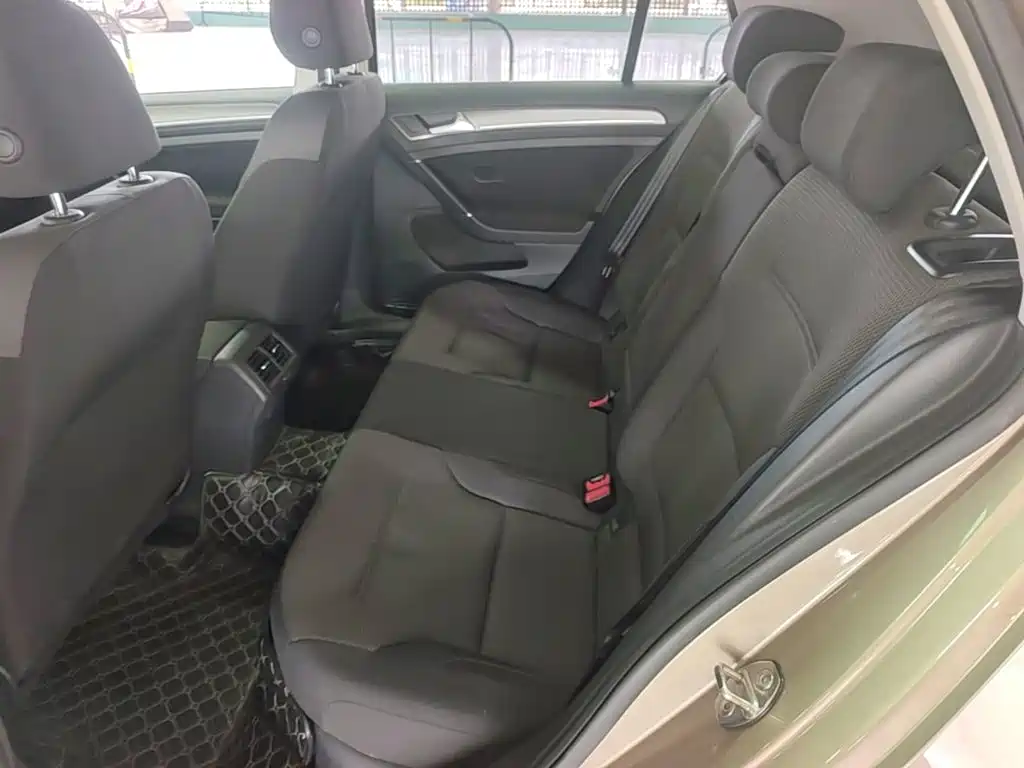 Volkswagen Golf — миниатюра 17