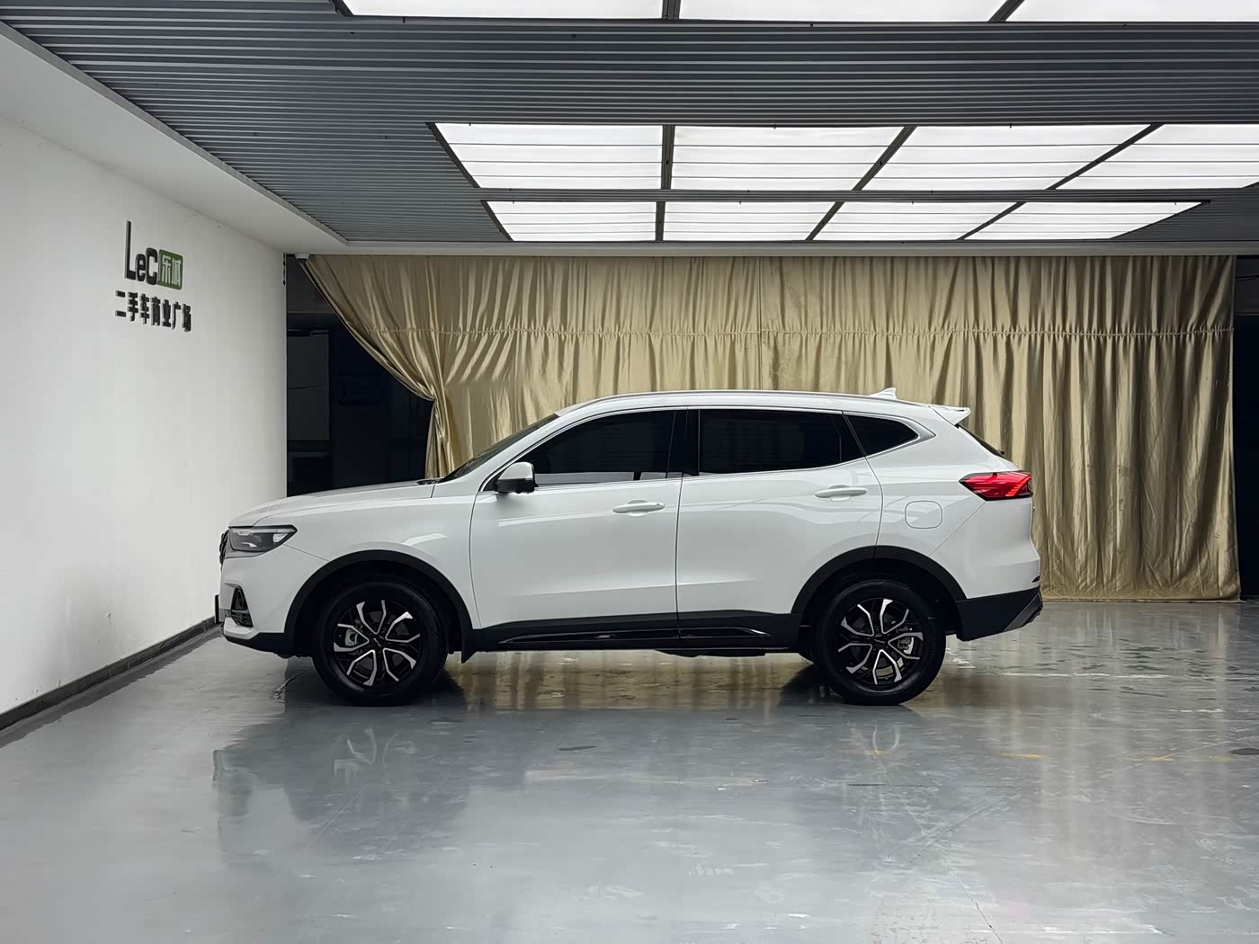 Haval Haval H6 1.5 л 2025 г. Белый, пробег 18000 км