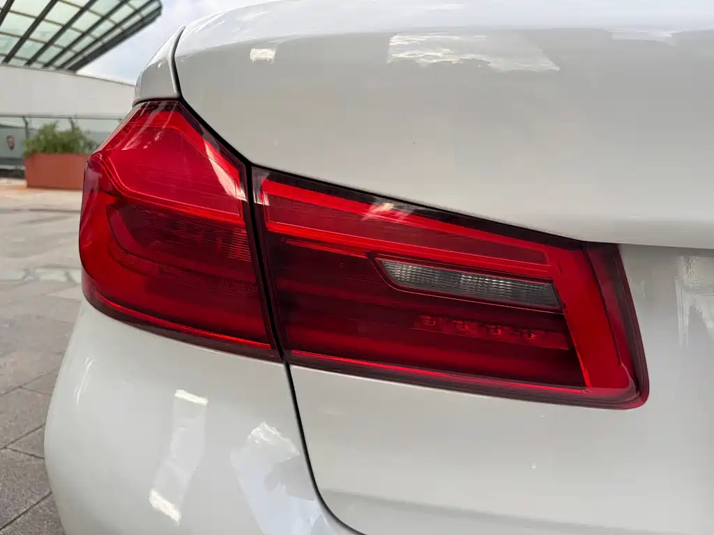 BMW 5 Series — миниатюра 35
