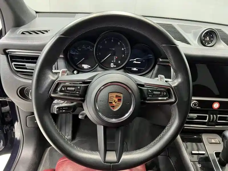 Porsche Macan — миниатюра 10
