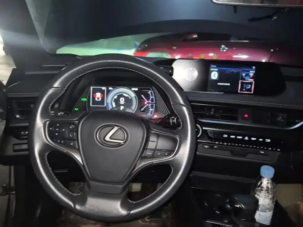 Lexus UX — миниатюра 3