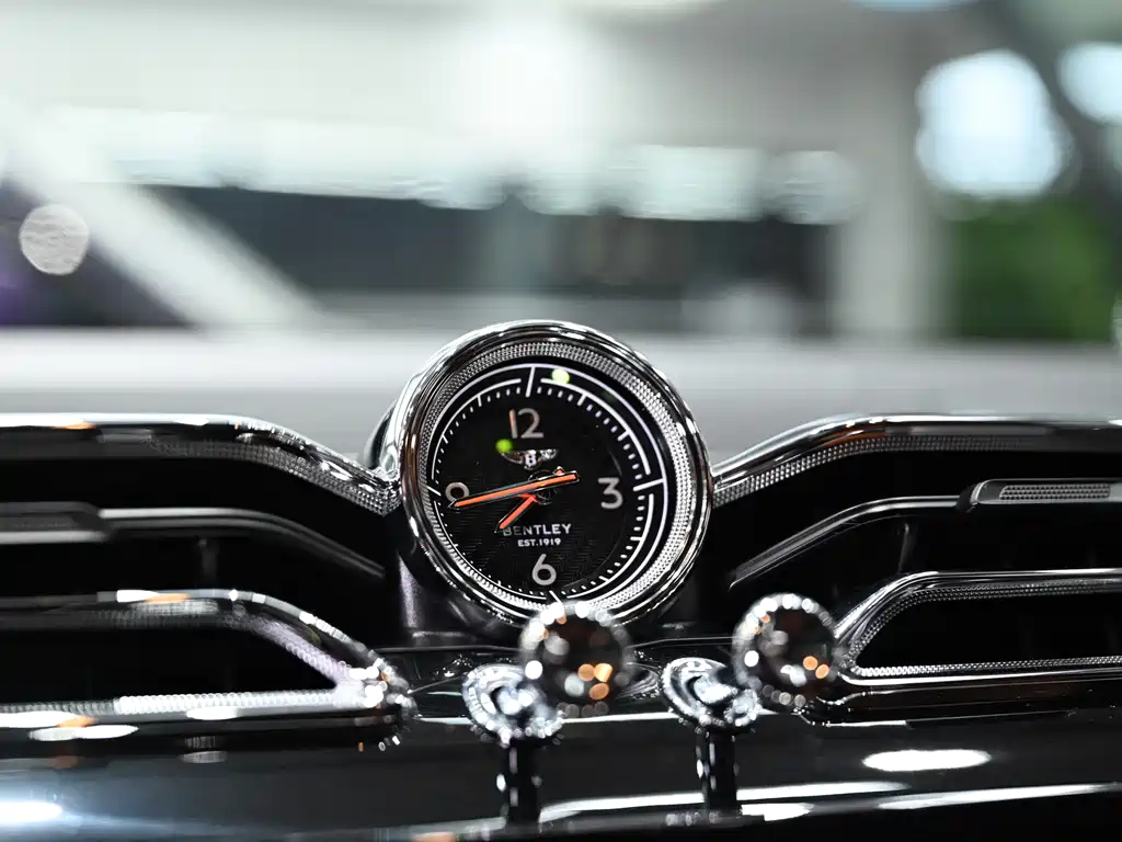 BENTLEY TIMYUE PLUG IN HYBRID