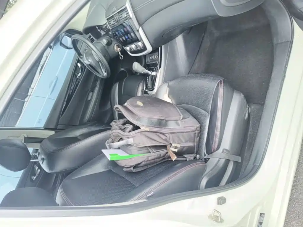 Nissan Tiida — миниатюра 25