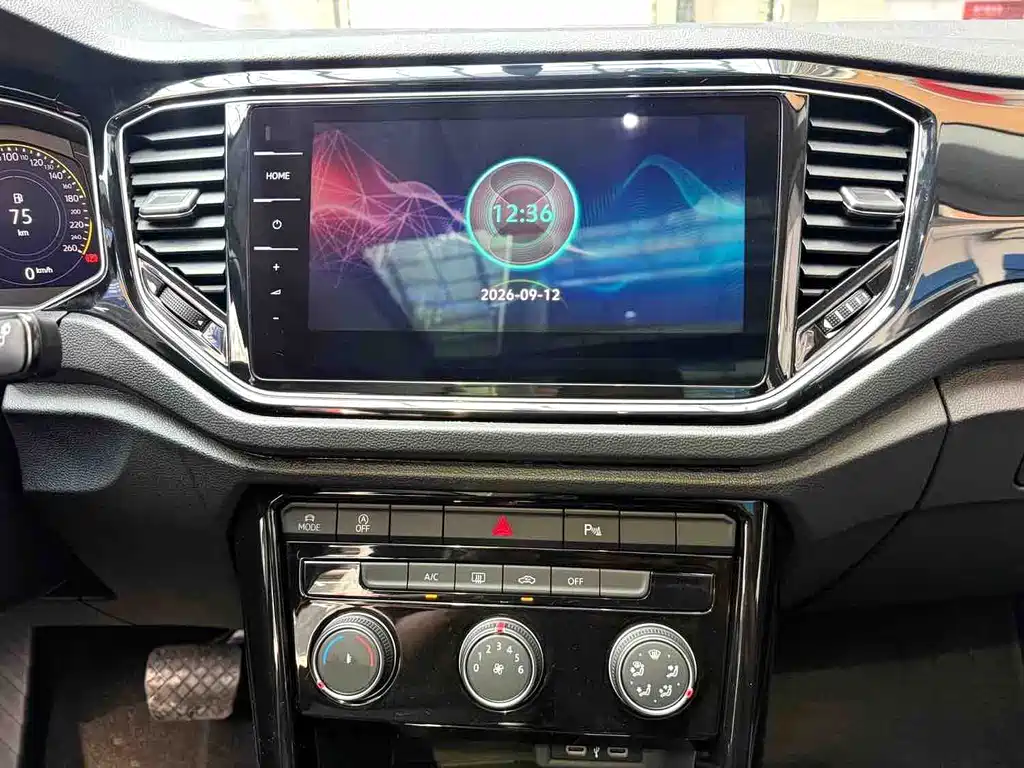 Volkswagen T-Roc — миниатюра 10