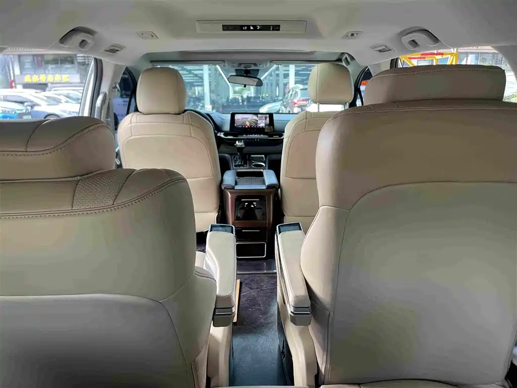 Toyota Sienna — миниатюра 31