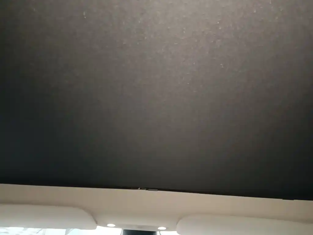 Tesla Model Y — миниатюра 17
