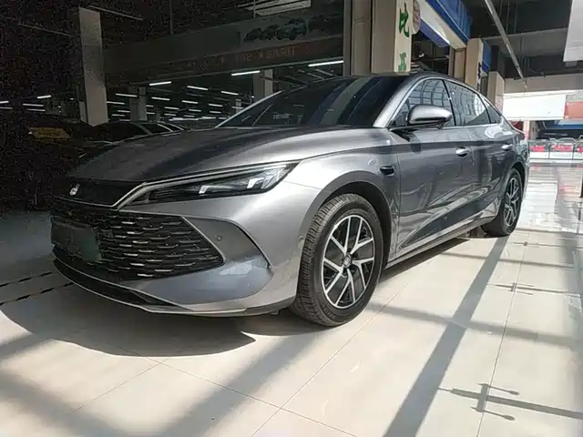 2025 BYD Qin