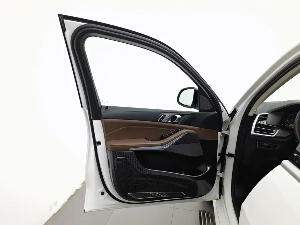 BMW X5 (Import) — миниатюра 8