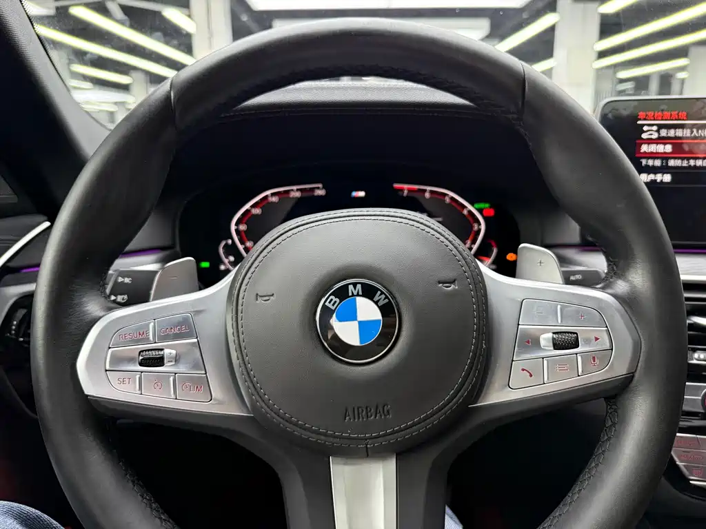 BMW 5 Series — миниатюра 7