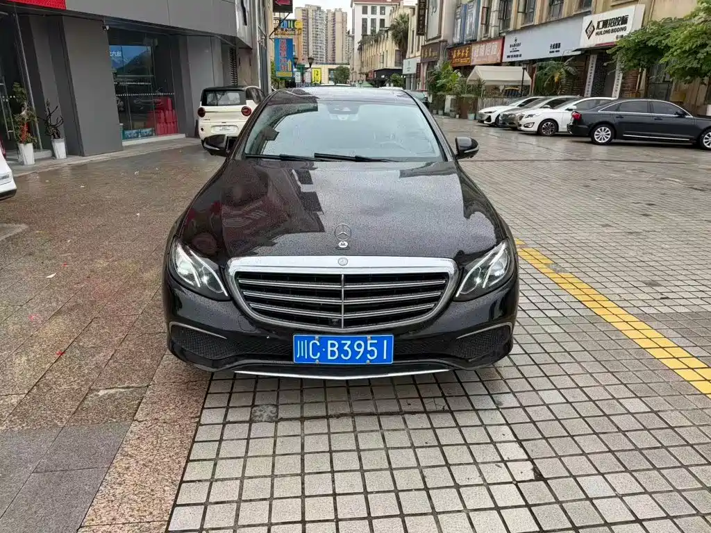Mercedes-Benz E-Class — миниатюра 2