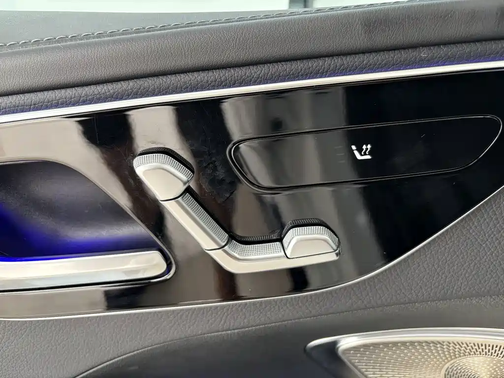 Mercedes-Benz C-Class — миниатюра 11