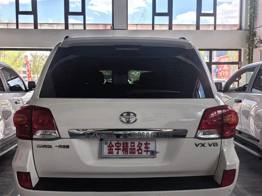 Toyota Land Cruiser 2012 4.6L AT VX-R