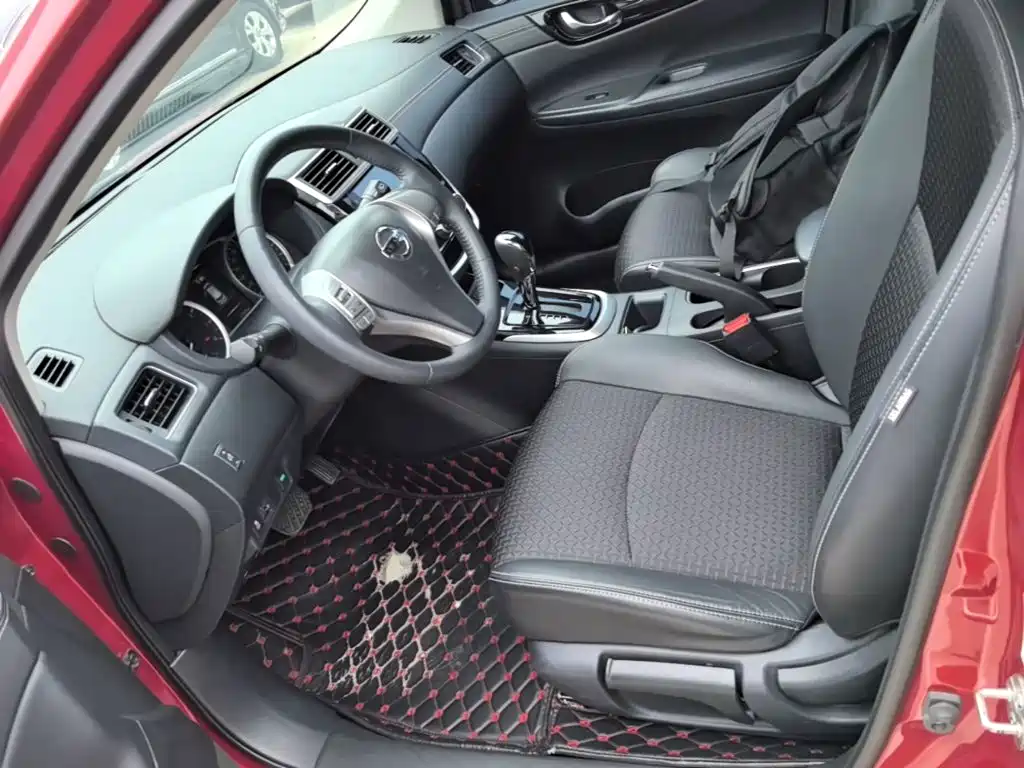 Nissan Tiida — миниатюра 15