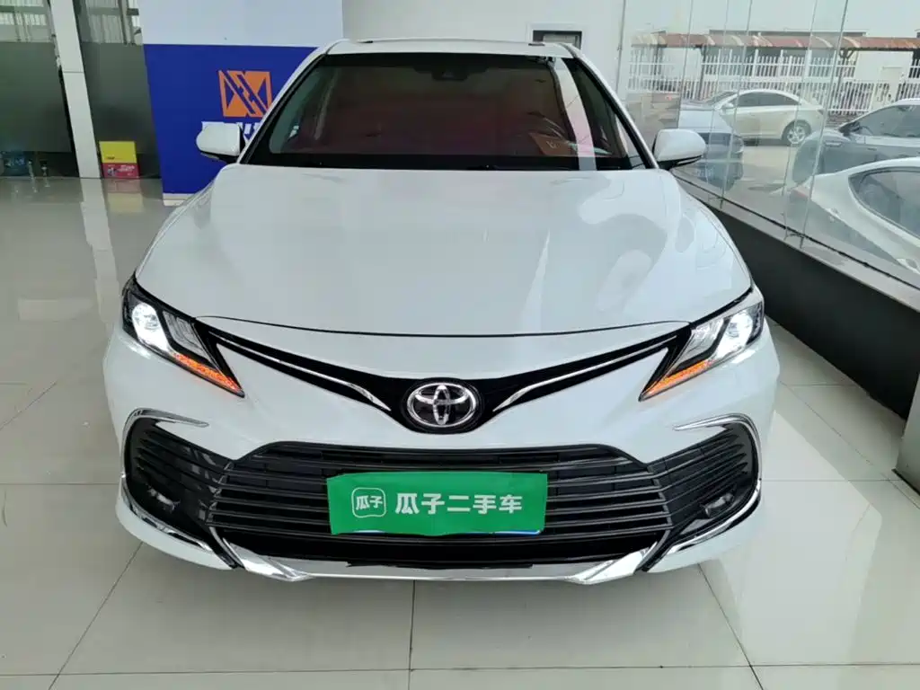 Toyota Camry — миниатюра 3