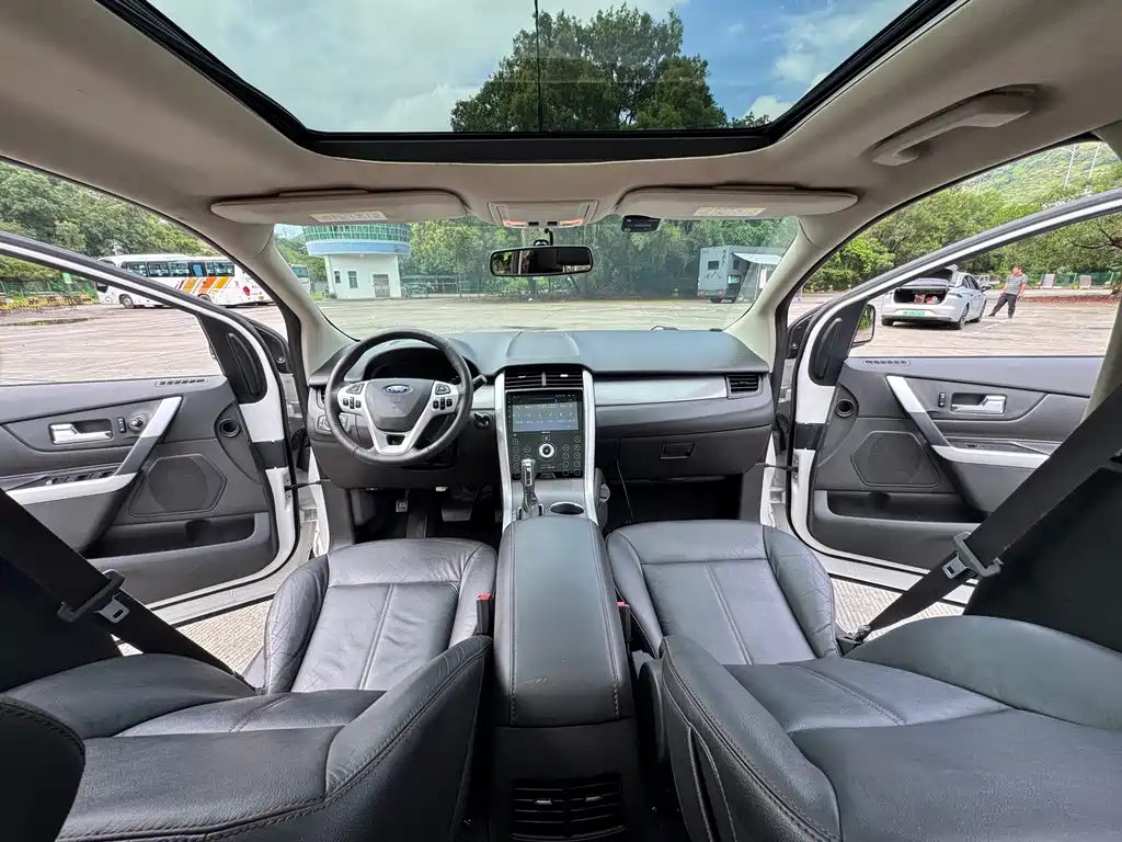 Ford Edge (Import) — миниатюра 8