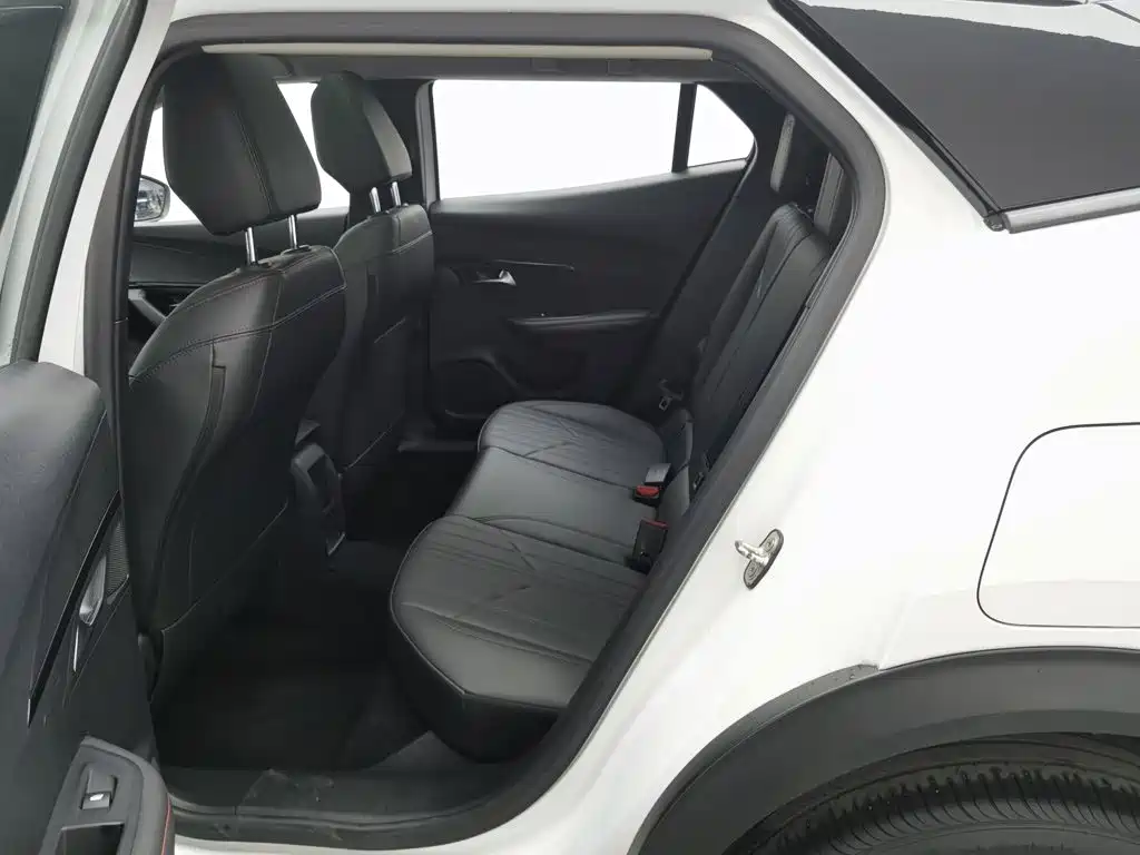 Peugeot 2008 — миниатюра 15