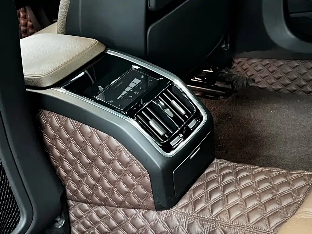 Volvo S90 — миниатюра 11