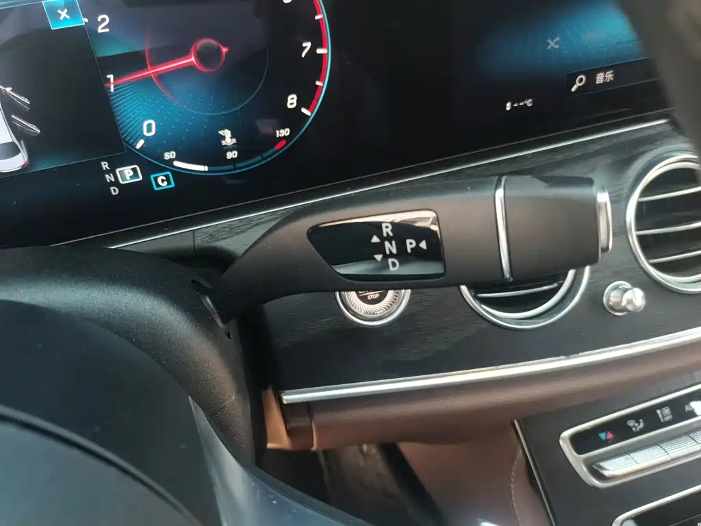 Mercedes-Benz E-Class 2021 — фото 10