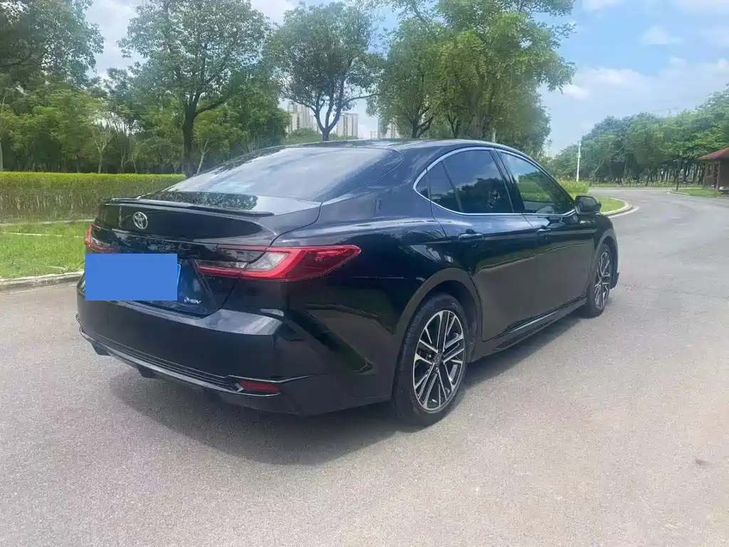 Toyota Camry — миниатюра 9