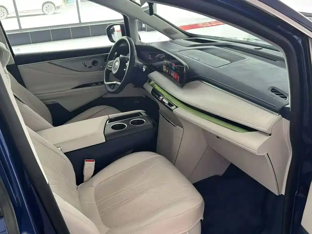 BUICK GL8 NEW ENERGY