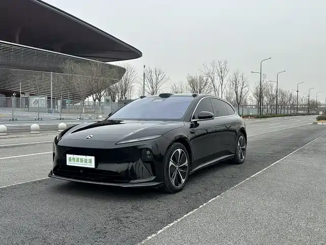 NIO NIO ET5T 2025