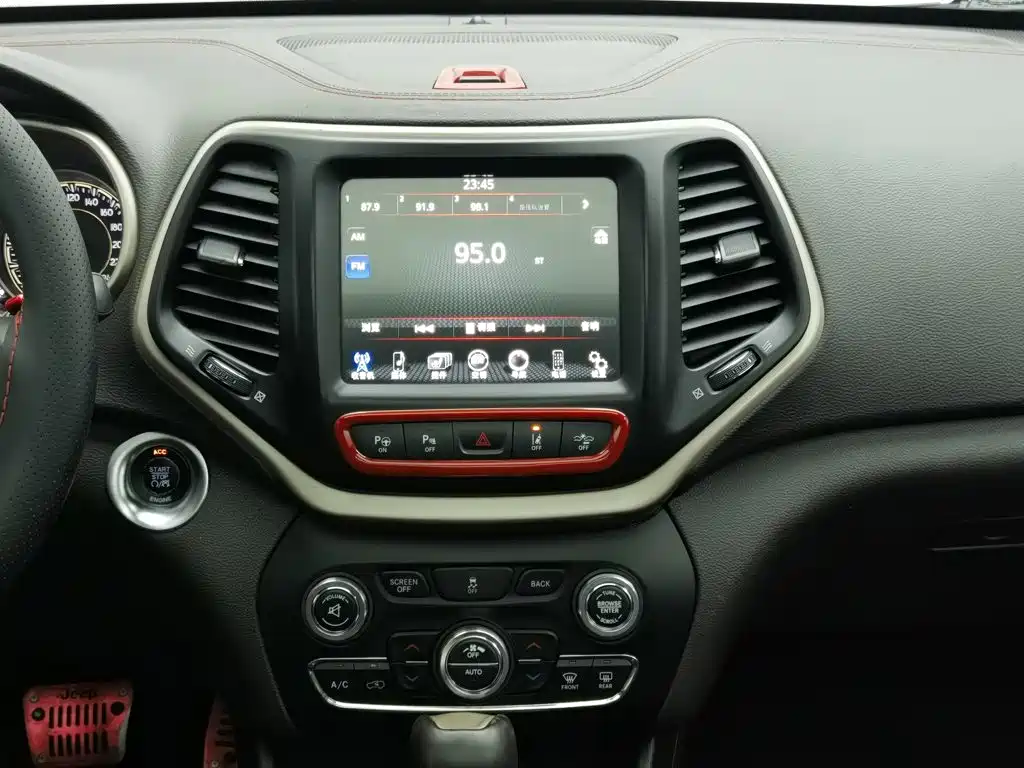 Jeep Cherokee (Import) — миниатюра 12