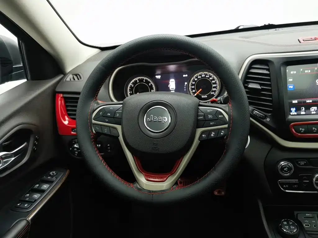 Jeep Cherokee (Import) — миниатюра 11