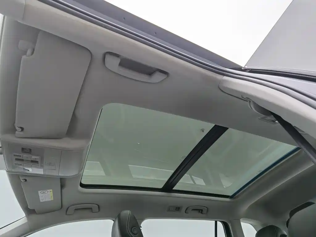 Volkswagen Tiguan L — миниатюра 14