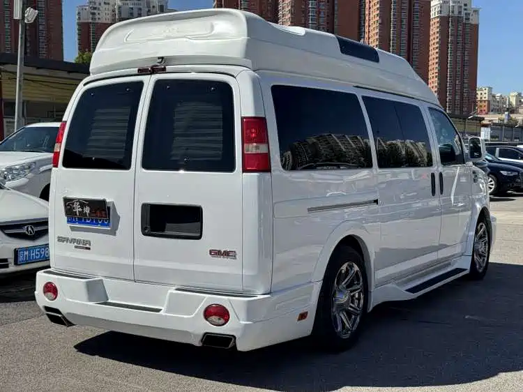 GMC Savana — миниатюра 2